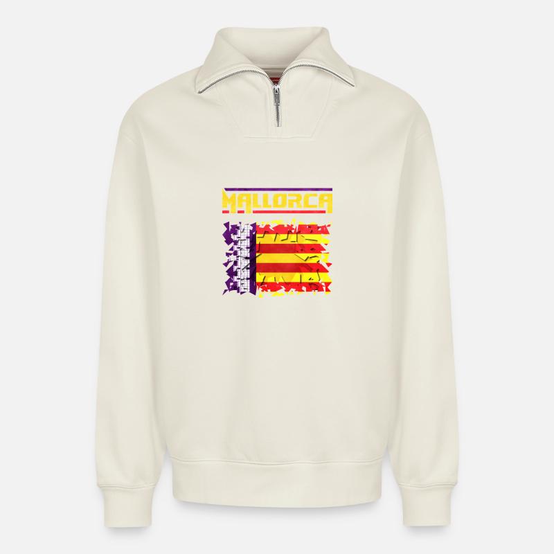 Mallorca Musikdesign mit spanischer Flagge - Relaxed Unisex Organic Half Zip Sweatshirt – von SPREAD - Naturweiß