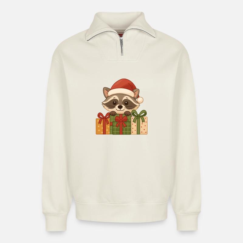 Weihnachts Waschbär mit Geschenken - Relaxed Unisex Organic Half Zip Sweatshirt – von SPREAD - Naturweiß