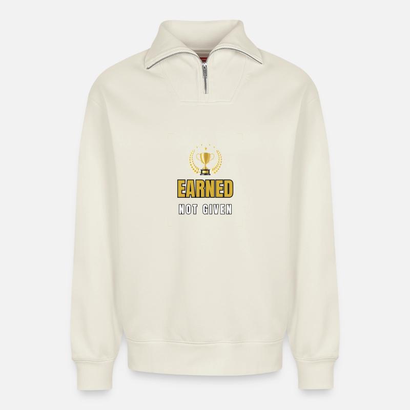 Verdient, nicht vergeben - Relaxed Unisex Organic Half Zip Sweatshirt – von SPREAD - Naturweiß