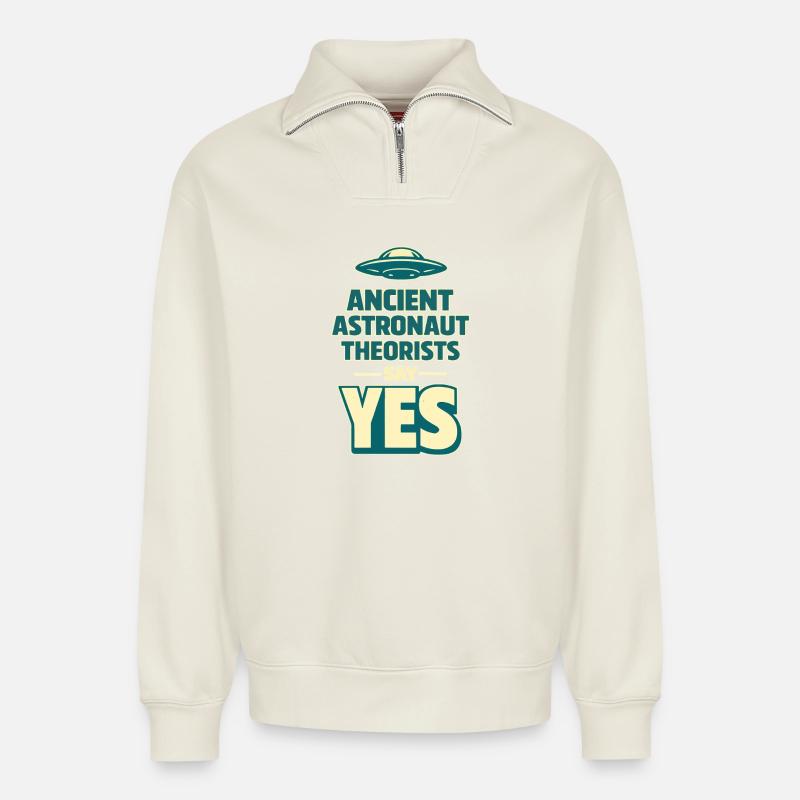 Uralter Astronaut Ja - Relaxed Unisex Organic Half Zip Sweatshirt – von SPREAD - Naturweiß