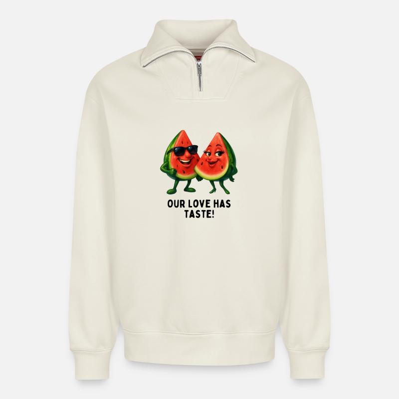 Melonenliebe mit Geschmack - Relaxed Unisex Organic Half Zip Sweatshirt – von SPREAD - Naturweiß