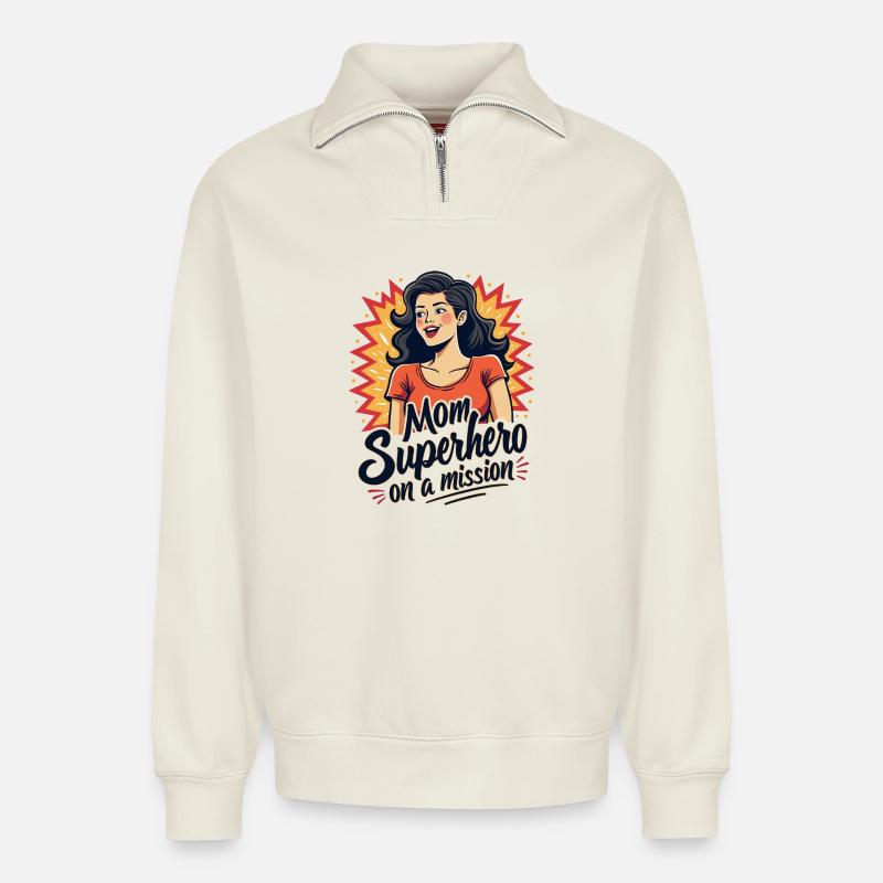 Mutter, Superheldin auf einer Mission ! - Relaxed Unisex Organic Half Zip Sweatshirt – von SPREAD - Naturweiß