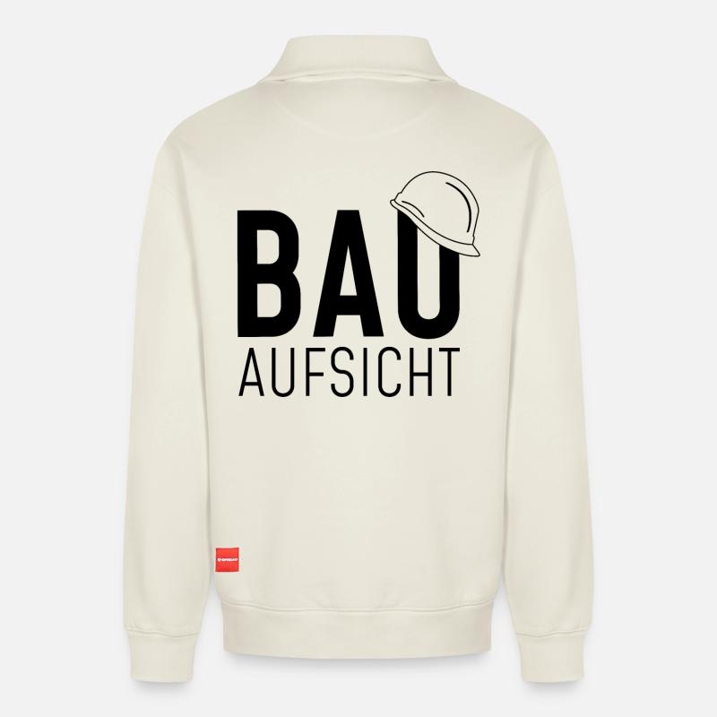 Bauaufsicht mit Helm - Relaxed Unisex Organic Half Zip Sweatshirt – von SPREAD - Naturweiß