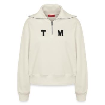TEAM (Typo) - Relaxed Frauen Half Zip Sweatshirt – von SPREAD - Naturweiß - Vorne - AI Model Female 172 light (172cm)