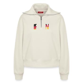 FAN - Shirt Deutschland - Relaxed Frauen Half Zip Sweatshirt – von SPREAD - Naturweiß - Vorne - AI Model Female 172 light (172cm)