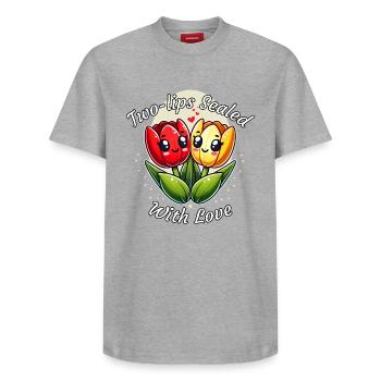 Tulipes Kawaii Deux Lèvres Scellées Avec Amour - T-shirt unisexe décontracté en coton Supima – de SPREAD - gris chiné - Devant - AI Model Female 172 dark (172cm) & AI Model Male 185 dark (185cm)