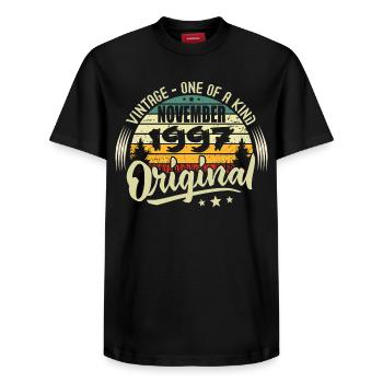Jahrgang November 1997 Original November 1997 - Relaxed Unisex Supima Cotton T-Shirt – von SPREAD - Schwarz - Vorne - AI Model Female 172 light (172cm) & AI Model Male 178 light (178cm)