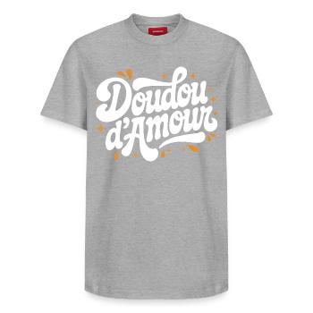 Doudou d’Amour - T-shirt unisexe décontracté en coton Supima – de SPREAD - gris chiné - Devant - AI Model Female 172 dark (172cm) & AI Model Male 185 dark (185cm)