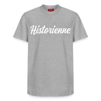 Historienne - T-shirt unisexe décontracté en coton Supima – de SPREAD - gris chiné - Devant - AI Model Female 172 dark (172cm) & AI Model Male 185 dark (185cm)