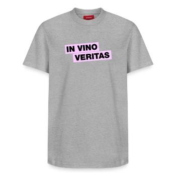 In Vino Veritas - Relaxed Unisex Supima Cotton T-Shirt – von SPREAD - Grau meliert - Vorne - AI Model Female 172 dark (172cm) & AI Model Male 185 dark (185cm)