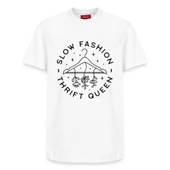 Slow fashion économe drôle friperie queen esthétique - T-shirt unisexe décontracté en coton Supima – de SPREAD - blanc - Devant - AI Model Female 172 dark (172cm) & AI Model Male 185 dark (185cm)