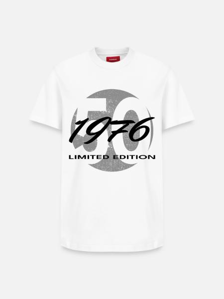 50-års fødselsdagsgave 1976 til mænd og kvinder - Unisex T-shirt i Supima-bomuld med afslappet pasform – fra SPREAD - hvid