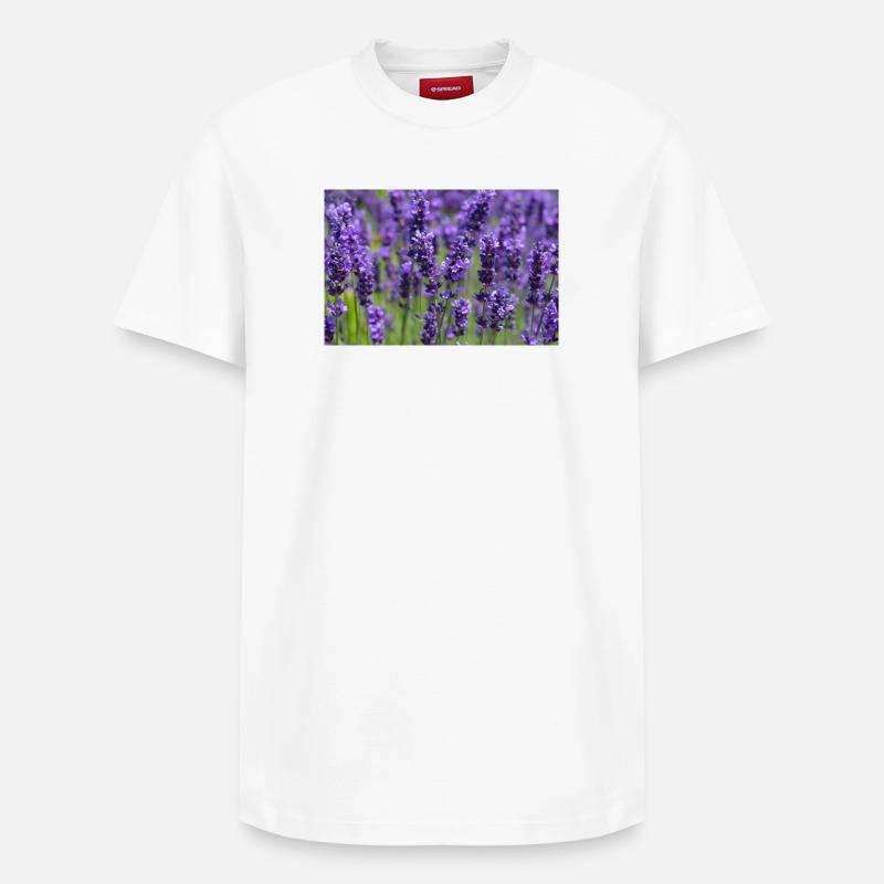 Lavendelfeld-Traumlandschaft - Relaxed Unisex Supima Cotton T-Shirt – von SPREAD - Weiß