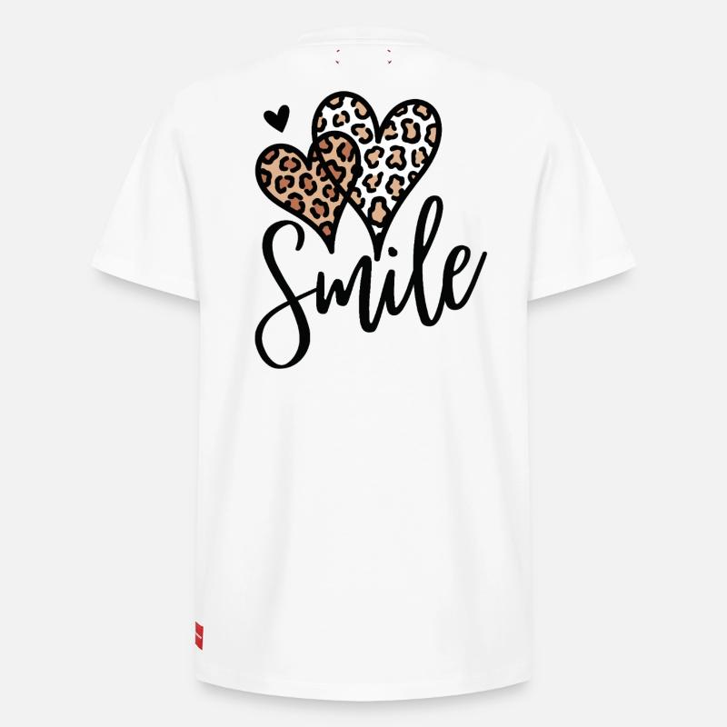 Leopard Herzen Smile Schrift - Relaxed Unisex Supima Cotton T-Shirt – von SPREAD - Weiß