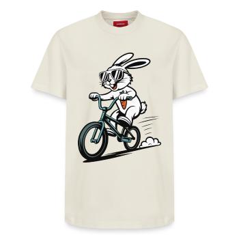 Hase auf BMX mit Sonnenbrille - Relaxed Unisex Supima Cotton T-Shirt – von SPREAD - Naturweiß - Vorne - AI Model Female 172 dark (172cm) & AI Model Male 185 dark (185cm)