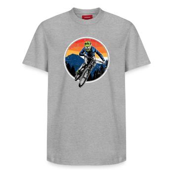 Sunset Trail Mountainbiker - Relaxed Unisex Supima Cotton T-Shirt – von SPREAD - Grau meliert - Vorne - AI Model Female 172 dark (172cm) & AI Model Male 185 dark (185cm)