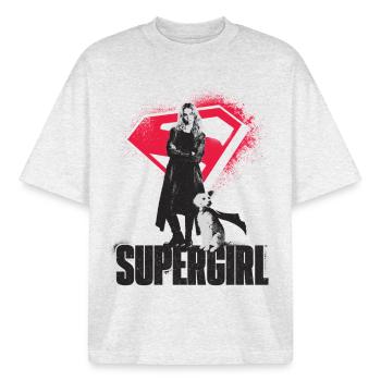 Supergirl Movie Schriftzug Mit Kara & Krypto - Boxy Heavyweight Unisex Organic T-Shirt von Stanley/Stella - Kühles Grau meliert - Vorne - AI Model Male 185 light (185cm) & AI Model Female 172 dark (172cm)