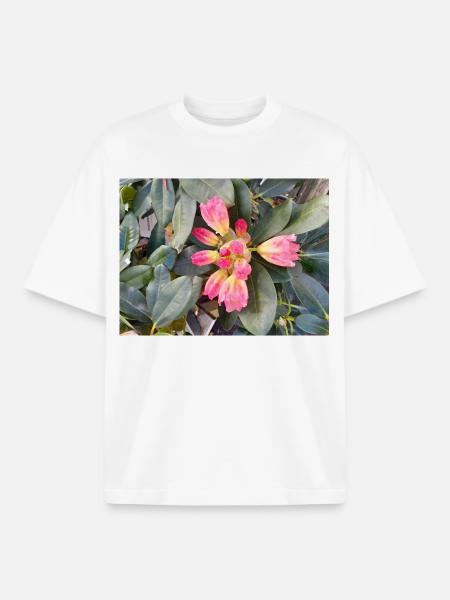 Orange-pink flowers on green foliage - Boxy Heavyweight Unisex Organic T-Shirt by Stanley/Stella - white