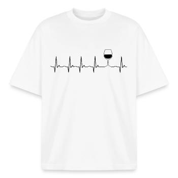 Wein Herzschlag EKG - Elegantes Weinglas Design - Boxy Heavyweight Unisex Organic T-Shirt von Stanley/Stella - Weiß - Vorne - AI Model Male 185 light (185cm) & AI Model Female 172 dark (172cm)
