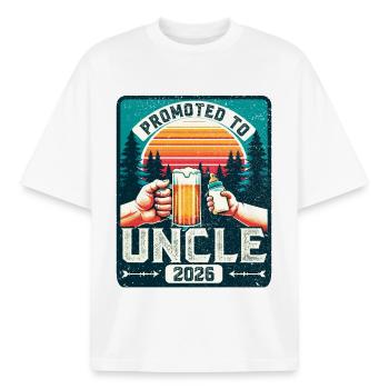 Onkel 2026, Werdender Onkel, Zukünftiger Onkel - Boxy Heavyweight Unisex Organic T-Shirt von Stanley/Stella - Weiß - Vorne - AI Model Male 185 light (185cm) & AI Model Female 172 dark (172cm)