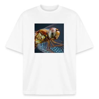 Extremes Libellen Makro Porträt Wildlife Grafik - Boxy Heavyweight Unisex Organic T-Shirt von Stanley/Stella - Weiß - Vorne - AI Model Male 185 light (185cm) & AI Model Female 172 dark (172cm)
