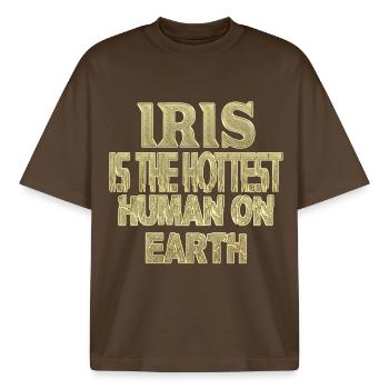 iris - Boxy Heavyweight Unisex Organic T-Shirt by Stanley/Stella - mocha - Front - AI Model Male 185 light (185cm) & AI Model Female 172 dark (172cm)