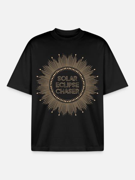Solar eclipse chaser - Boxy Heavyweight Unisex Organic T-Shirt by Stanley/Stella - black