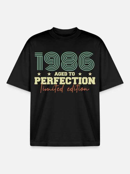 1986 - Boxy Heavyweight Unisex Organic T-Shirt von Stanley/Stella - Schwarz