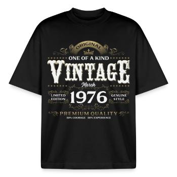 50. Geburtstag Geschenk Mann Vintage März 1976 - Boxy Heavyweight Unisex Organic T-Shirt von Stanley/Stella - Schwarz - Vorne - AI Model Male 185 light (185cm) & AI Model Female 172 dark (172cm)