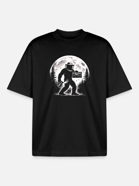 Bigfoot Beekeeper - Boxy Heavyweight Unisex Organic T-Shirt by Stanley/Stella - black