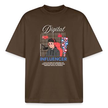 Influenceur, communauté sociale, streaming, podcast, blog - T-shirt unisexe boxy épais biologique Stanley/Stella - marron foncé - Devant - AI Model Male 185 light (185cm) & AI Model Female 172 dark (172cm)