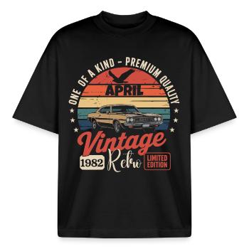 44 Jahre April 1982 Vintage-Retro-Geburtstagsgeschenk - Boxy Heavyweight Unisex Organic T-Shirt von Stanley/Stella - Schwarz - Vorne - AI Model Male 185 light (185cm) & AI Model Female 172 dark (172cm)