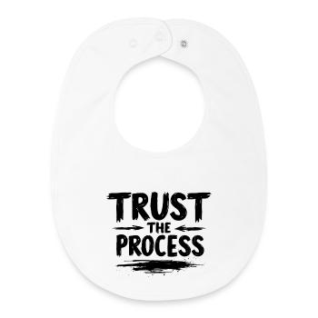 Trust the Process Schriftzug mit Pfeilen Grafik - Baby Organic Lätzchen - Weiß - Vorne