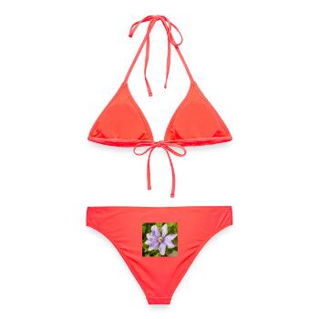Lila Clematis-Blüte, die zwischen grünen Blättern blüht - Frauen Bikini - Korallenrot - Hinten - AI Model Female 172 dark (172cm)