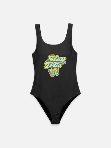 Stay True – Pastell Schriftzug - Frauen Badeanzug - Schwarz