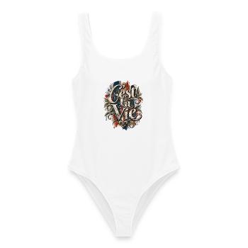 C’est La Vie – Vintage Frankreich Design - Frauen Badeanzug - Weiß - Vorne - AI Model Female 172 dark (172cm)
