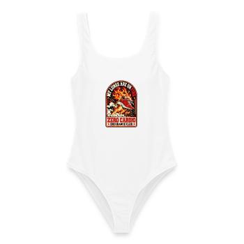 Meine Lungen brennen – Zero Cardio Endurance Club - Frauen Badeanzug - Weiß - Vorne - AI Model Female 172 dark (172cm)