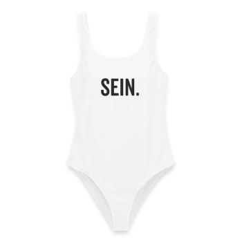 SEIN Typografie – Minimalistisches Statement - Frauen Badeanzug - Weiß - Vorne - AI Model Female 172 dark (172cm)