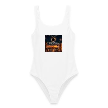 Solar Eclipse Luxor 2027 - Frauen Badeanzug - Weiß - Vorne - AI Model Female 172 dark (172cm)