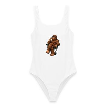 Bigfoot mit Latte Macchiato - Frauen Badeanzug - Weiß - Vorne - AI Model Female 172 dark (172cm)