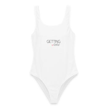 Getting Hitched! Personalisierbar - Frauen Badeanzug - Weiß - Vorne - AI Model Female 172 dark (172cm)