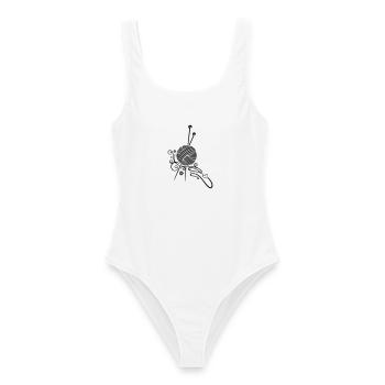 Aiguilles à tricoter à la laine et aux fleurs. - Maillot de bain femme - blanc - Devant - AI Model Female 172 dark (172cm)