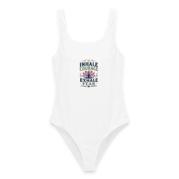  Meditation Yoga "INHALE COURAGE" Pilates Sport - Frauen Badeanzug - Weiß - Vorne - AI Model Female 172 dark (172cm)