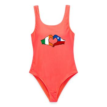 Irland Chile Flagge Hände Herzform - Frauen Badeanzug - Korallenrot - Vorne - AI Model Female 172 light (172cm)