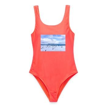 Iceland Winter Wonderland - Frauen Badeanzug - Korallenrot - Vorne - AI Model Female 172 light (172cm)