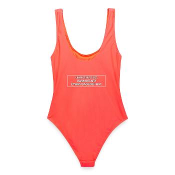 Lebe stets so, dass die AfD etwas dagegen hat. - Frauen Badeanzug - Korallenrot - Hinten - AI Model Female 172 light (172cm)