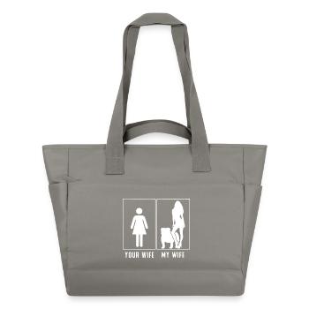 My Wife vs Your Wife – Bulldog Style - Wasserabweisende Padded Bag - Grau - Vorne