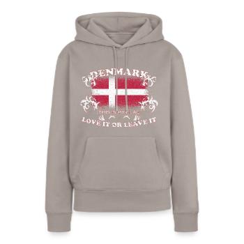 Dänemark Das ist meine Flagge - Frauen Premium Bio Hoodie - Taupe - Vorne - Julia (174cm)
