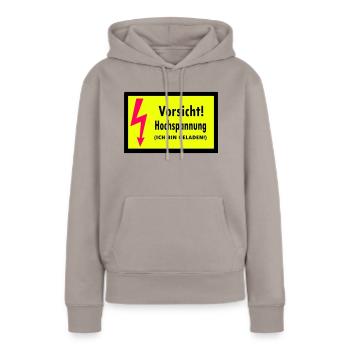 Attention! Haute tension (je suis chargé) - Sweat à capuche Premium bio Femme - taupe - Devant - Julia (174cm)