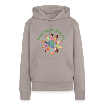 Internationaler Kindertag - Frauen Premium Bio Hoodie - Taupe - Vorne - Julia (174cm)